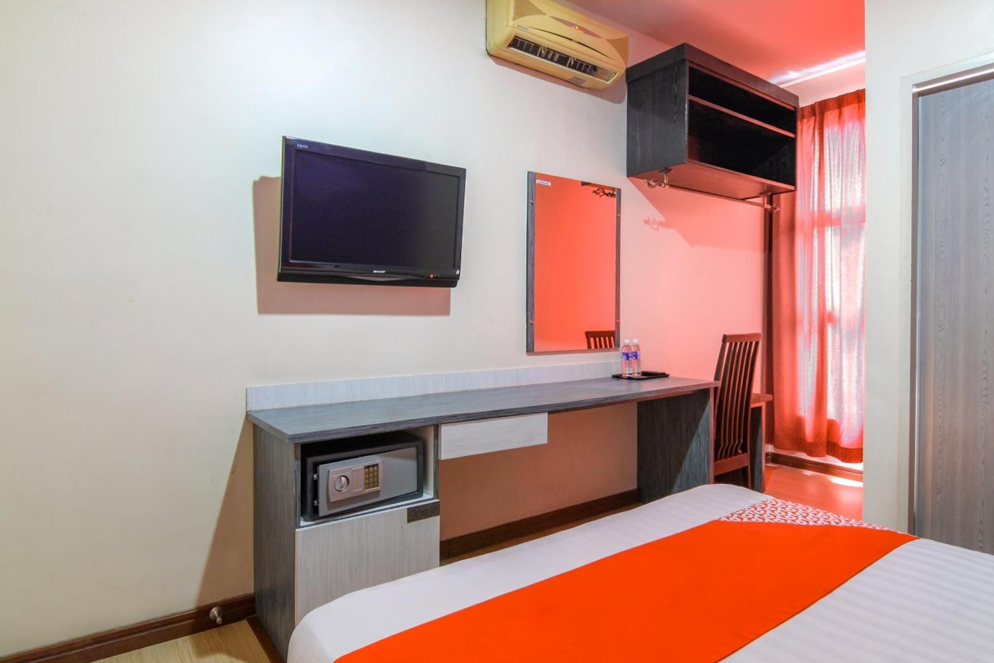 Super Oyo 43930 Hotel Esplanade SDK Zewnętrze zdjęcie